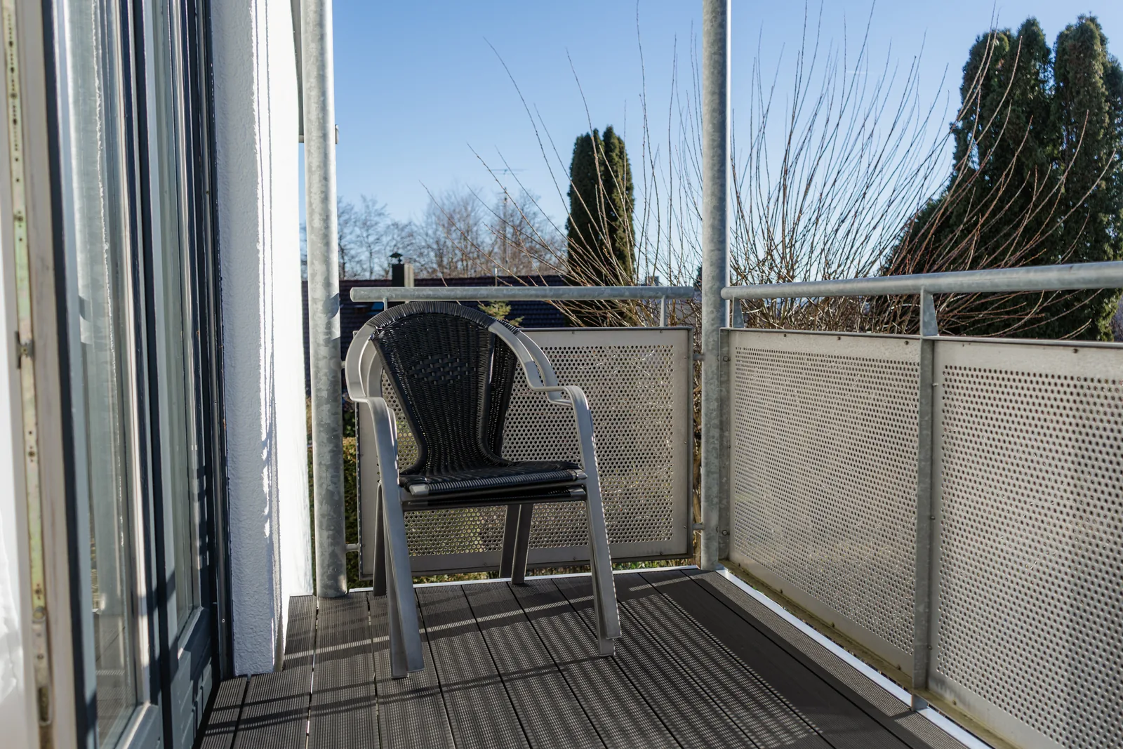Balkon mit Blick in den Garten